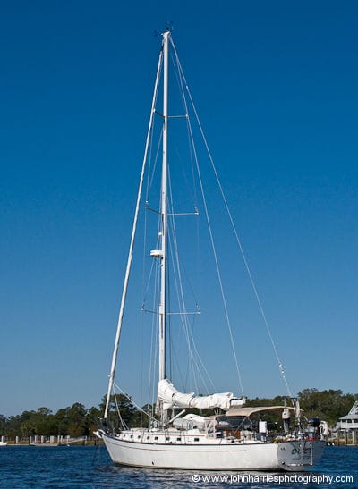 A cruising sailboat with swept-back spreaders