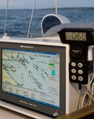 Autopilot control and computer with electronic marine chart JHH5_103669