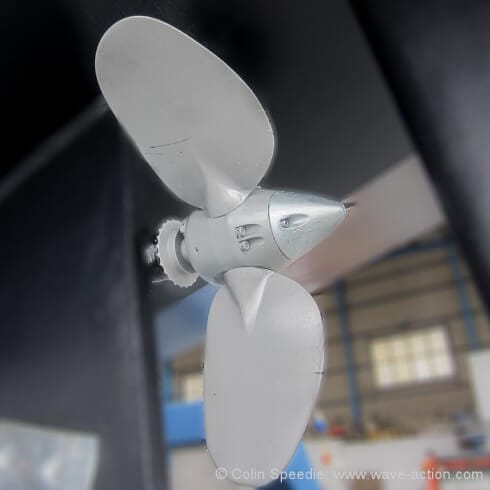 Antifouled prop - before and after 147 IMG_3950