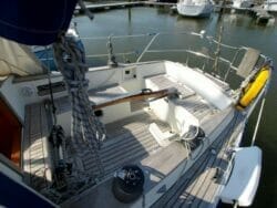 Breehorn 37 tiller folded down.jpg