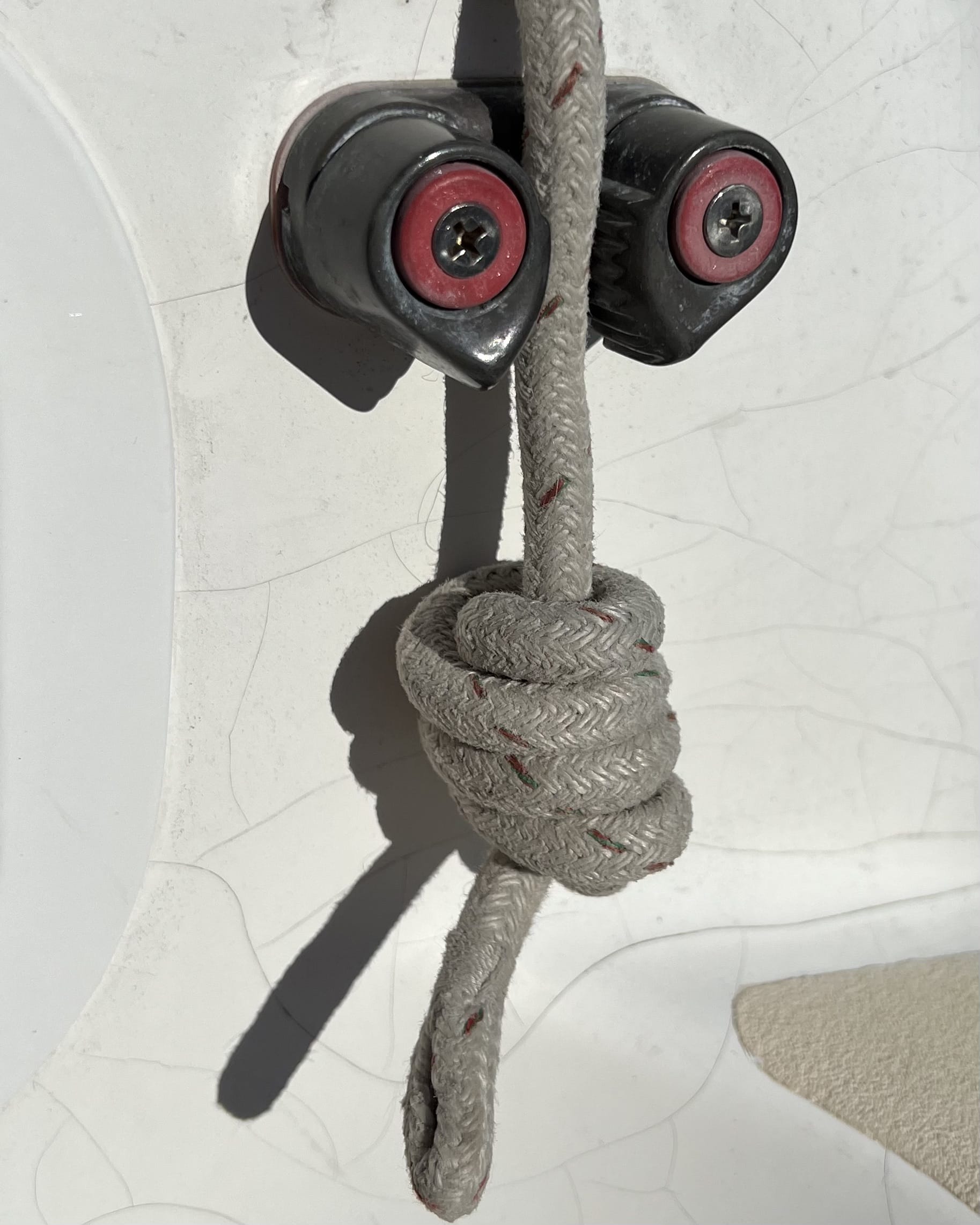 Easy To Grab Rope Tail