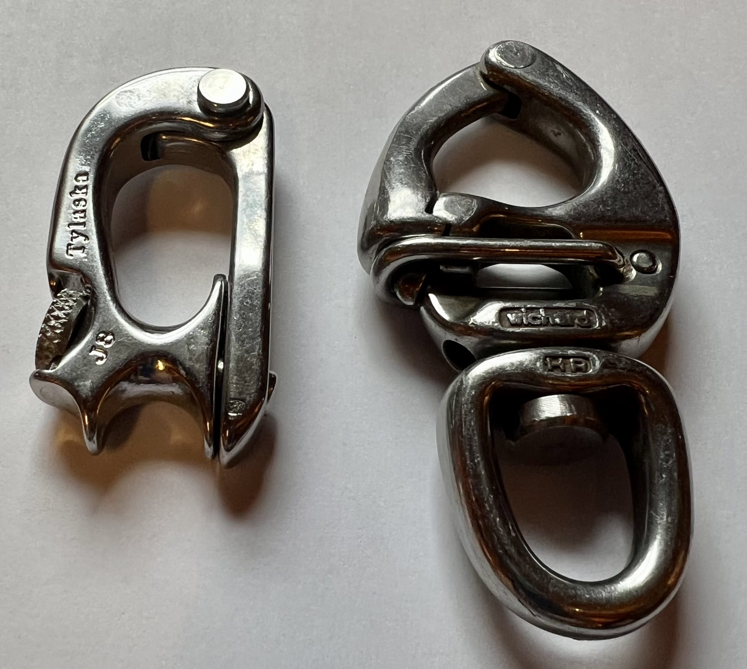 Which Snap Shackle Is Stronger?